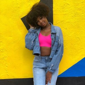 Meet your Posher, Caitlin